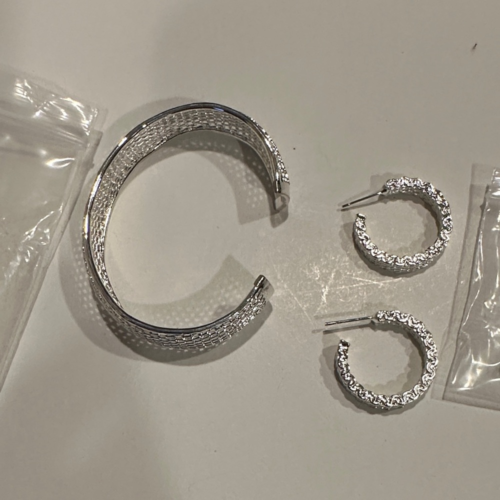 Elegant Silver Jewelry Set